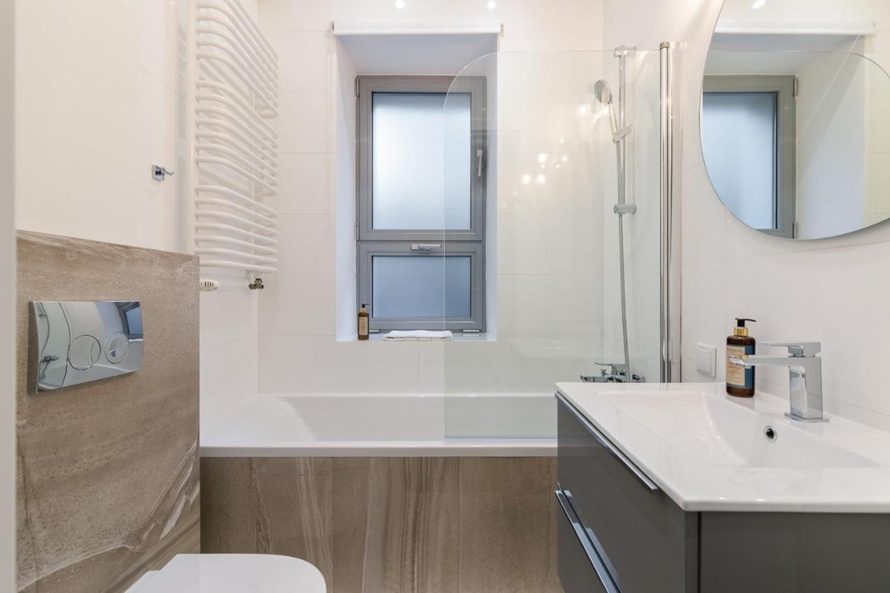 Twarda 14 - Elegant Apartment By Noclegi Renters วอร์ซอ ภายนอก รูปภาพ